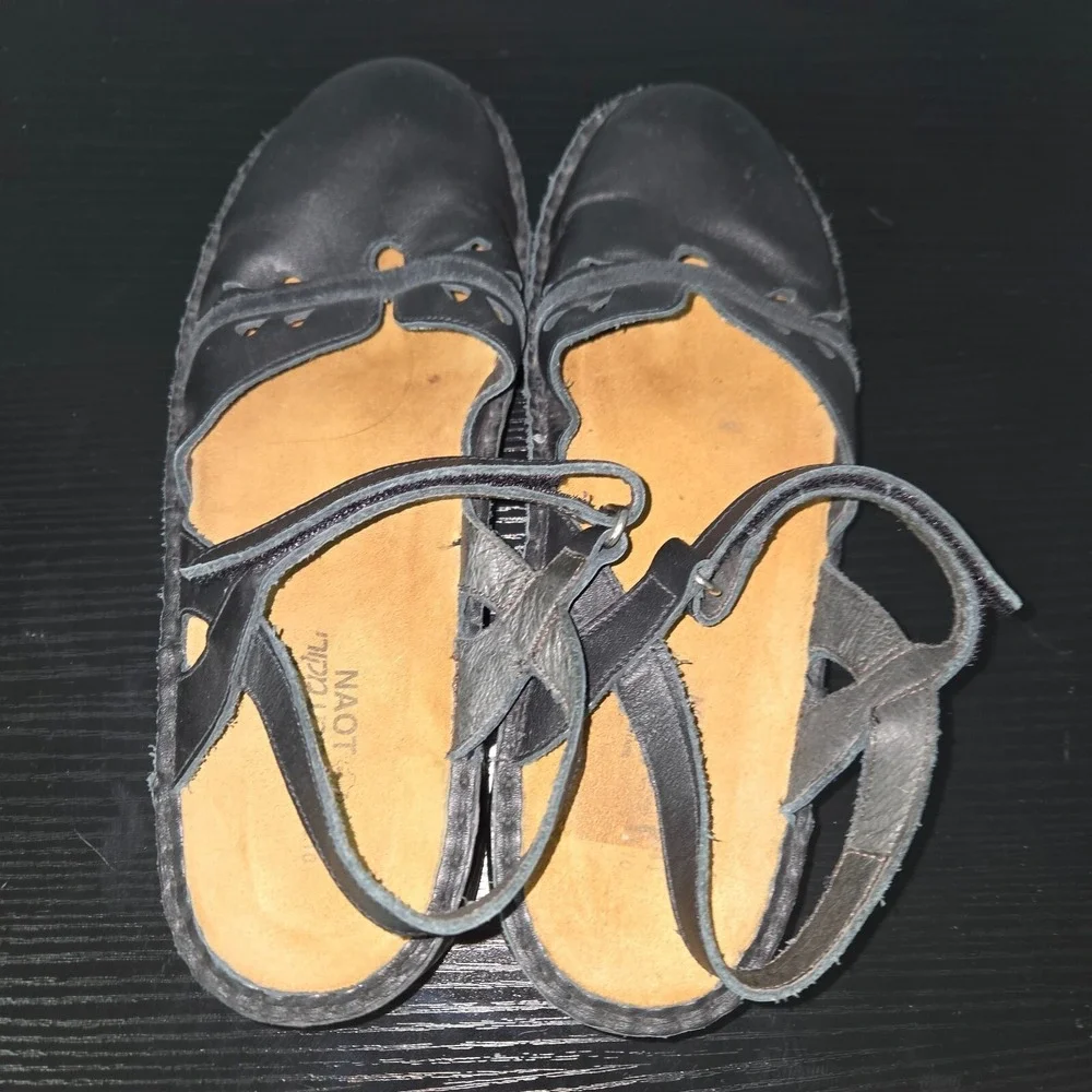 Naot Gardenia Mary Jane Sandals Womens Size 41 Black Leather Ankle Straps Shoes